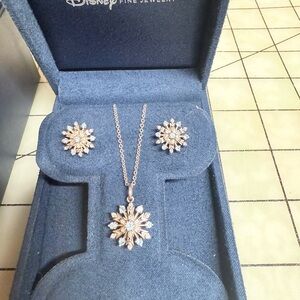 Disney Silver and Gold Floral Earrings… snowflakes